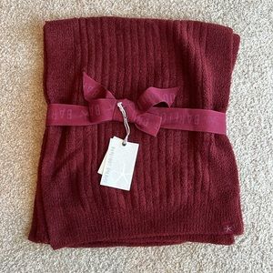 NWT Barefoot Dreams CozyChic Lite Ribbed Scarf Garnet